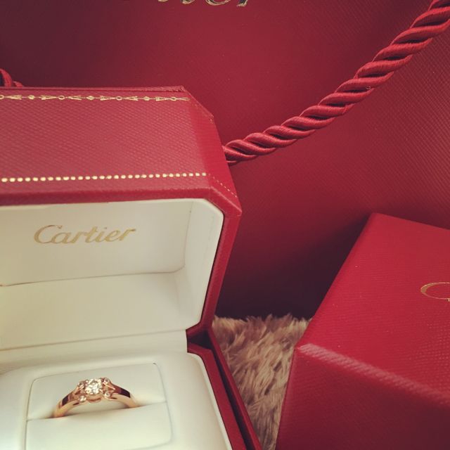 【カルティエ(Cartier)の口コミ】 ネットで見てからこれと決めていました。ティファニー等も試着しましたが…