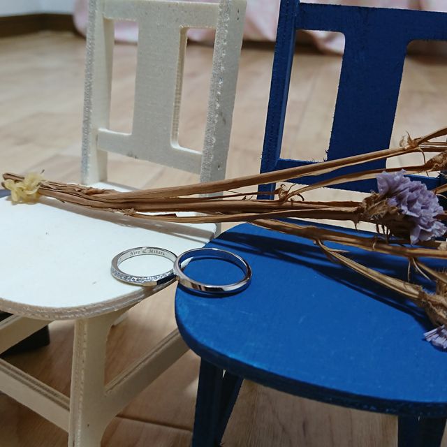 【アイプリモ(I-PRIMO)の口コミ】 女性の方は、ダイヤの輝きが気に入った。斜めにダイヤが入っているため気…