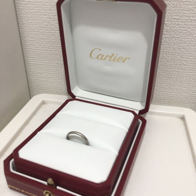 【カルティエ(Cartier)の口コミ】 結婚指輪はお互いに常に付けていたかったので、シンプルかつ長く使えるブ…