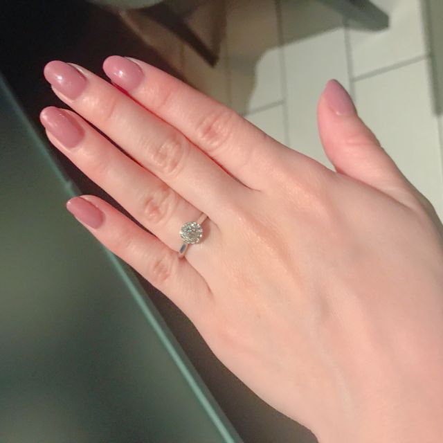 【ラザール ダイヤモンド(LAZARE DIAMOND)の口コミ】 芸能人の方々がプロポーズでよくいただいている、
ハイブランドの指輪も憧…