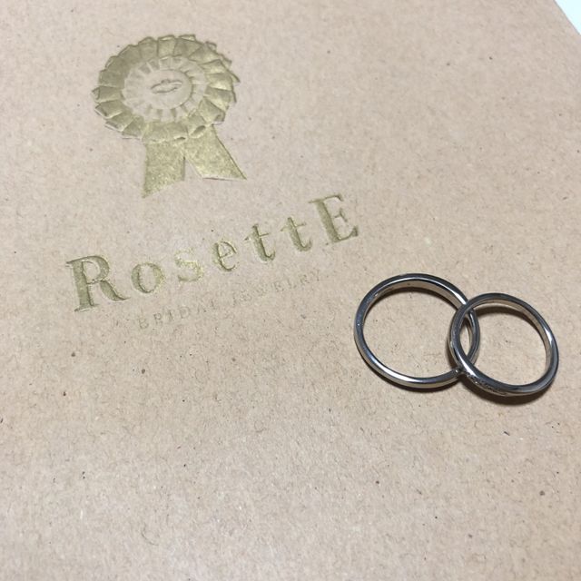 【RosettE(ロゼット)の口コミ】 女性のデザインをメインに選びました。細めの形が好きで、ほんのりかかっ…