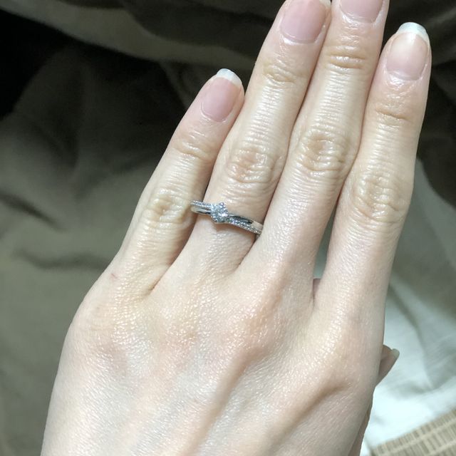【STAR JEWELRY(スタージュエリー)の口コミ】 彼とお付き合いしているときから、婚約指輪はスタージュエリーと決めてい…
