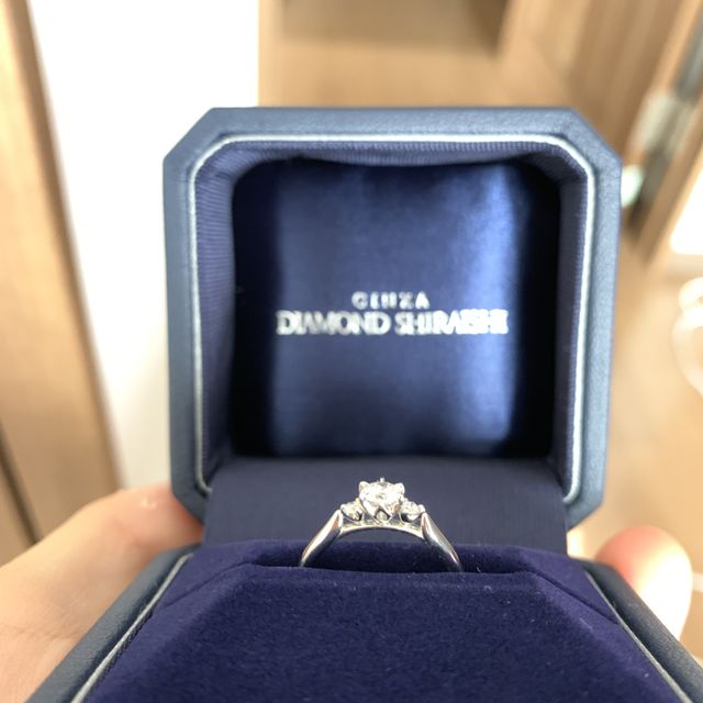 【銀座ダイヤモンドシライシの口コミ】 デザインが気に入ったからです。結婚指輪はシンプルで少しデザイン性のあ…