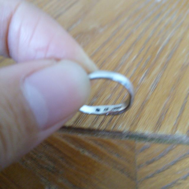 【Something Blue(サムシングブルー)の口コミ】 細身で動きのあるデザインが好きな私と、太さ重視の主人。
予算もあり、な…