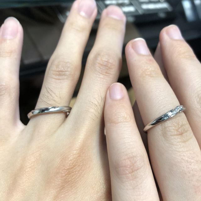 【エクセルコダイヤモンド(EXELCO DIAMOND)の口コミ】 指輪にウェーブがかかっており、美しいデザインになっています。ダイヤモ…