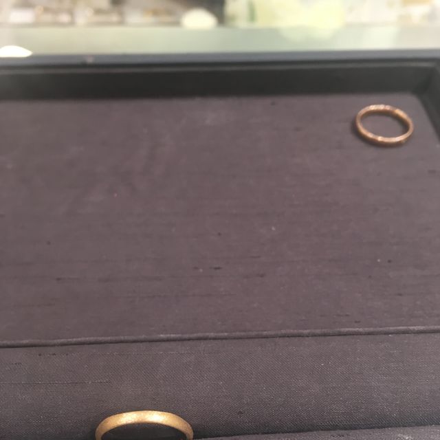 【ete(エテ)の口コミ】 キラキラした指輪ではなく、落ち着いたマットな印象の指輪を探していたの…