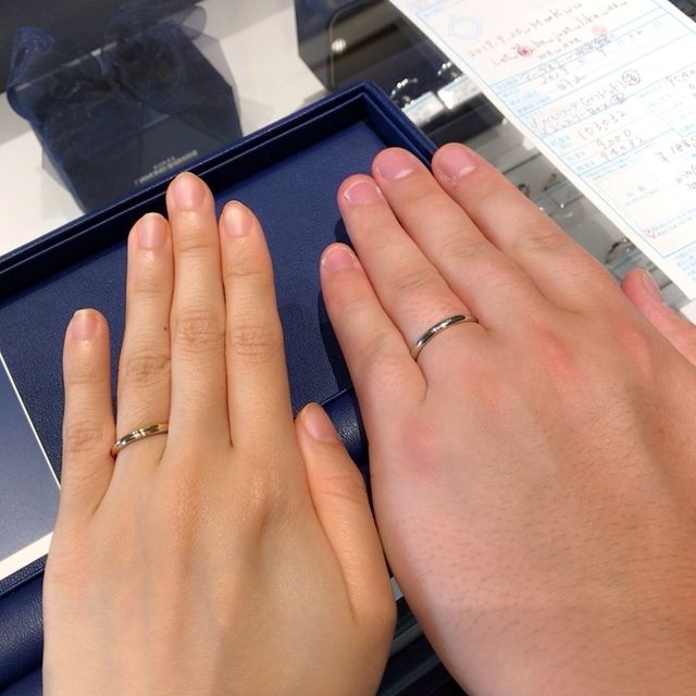 【銀座ダイヤモンドシライシの口コミ】 フィット感とデザインの豊富さが決め手でした。
リングの内側が丸みを帯び…