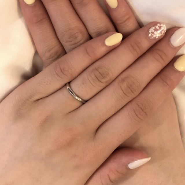 【Galopine & Galopin(ガロピーネガロパン)の口コミ】 仕事中は着けれないので、ひかえめだけどダイヤあるデザインを探していま…