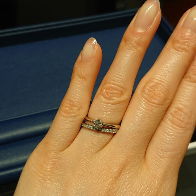 【銀座ダイヤモンドシライシの口コミ】 他ブランドの婚約指輪と比べ、同じくらいのカラット・カラーでも価格が少…