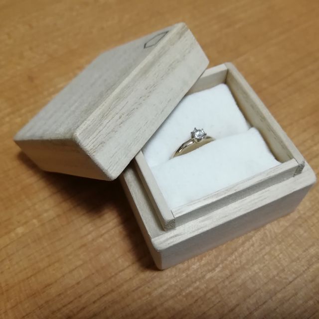 【uchimari(ウチマリ)の口コミ】 エンゲージリングもウチマリさんで作成させていただき、プロポーズの際に…