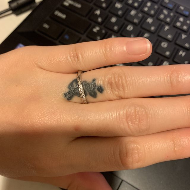 【銀座ダイヤモンドシライシの口コミ】 初めはサイズ合わせでお店に行ったところ色々な指輪を試着させていただき…