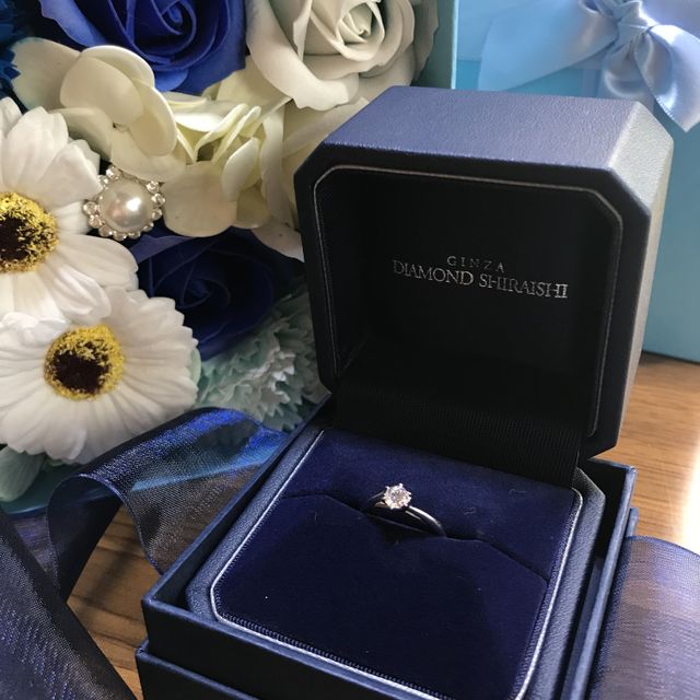【銀座ダイヤモンドシライシの口コミ】 指輪の1番の決め手はダイヤモンドの美しさです。店員さんが私たちのために…