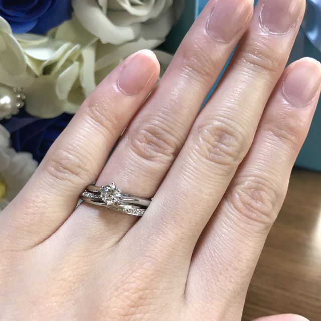 【銀座ダイヤモンドシライシの口コミ】 指輪の1番の決め手はダイヤモンドの美しさです。店員さんが私たちのために…