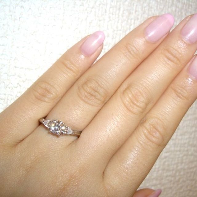 【ティファニー(Tiffany & Co.)の口コミ】 あこがれのティファニーにしました。
最初はすごく迷ったのですが人生でも…