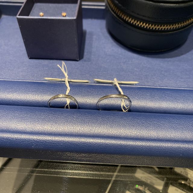 【銀座ダイヤモンドシライシの口コミ】 最初は婚約指輪を購入したブランドで結婚指輪の購入を考えていましたが、…