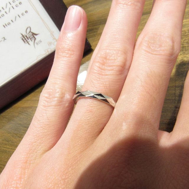 【輪-RIN-の口コミ】 シンプルすぎず、派手過ぎないデザインを探していました。
色々試着してみ…