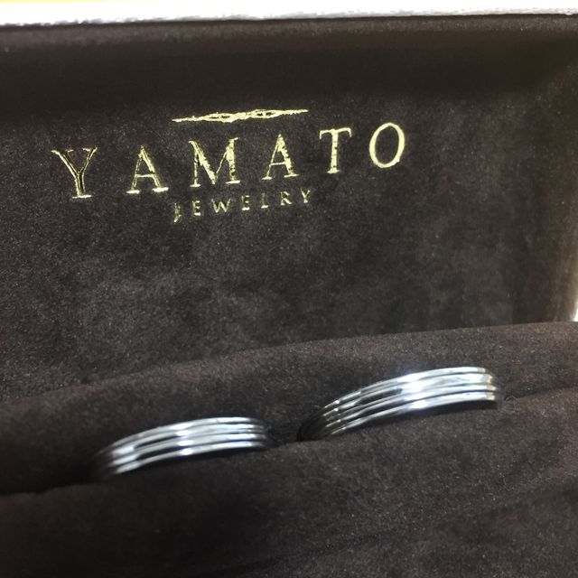 【PILOT BRIDAL(パイロットブライダル)の口コミ】 同じくYAMATOさんで、婚約指輪として購入した同ブランドのDearと重ね着け…