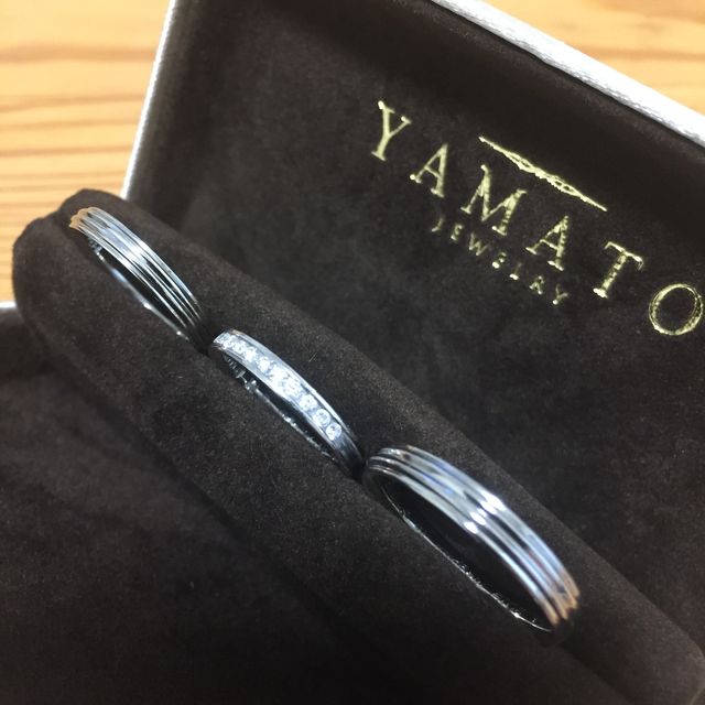 【PILOT BRIDAL(パイロットブライダル)の口コミ】 同じくYAMATOさんで、婚約指輪として購入した同ブランドのDearと重ね着け…