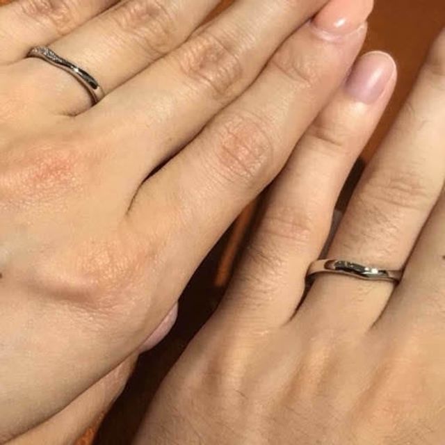 【TRECENTI(トレセンテ)の口コミ】 こちらで婚約指輪と結婚指輪をセットで購入しました。
ダイヤのセッティン…