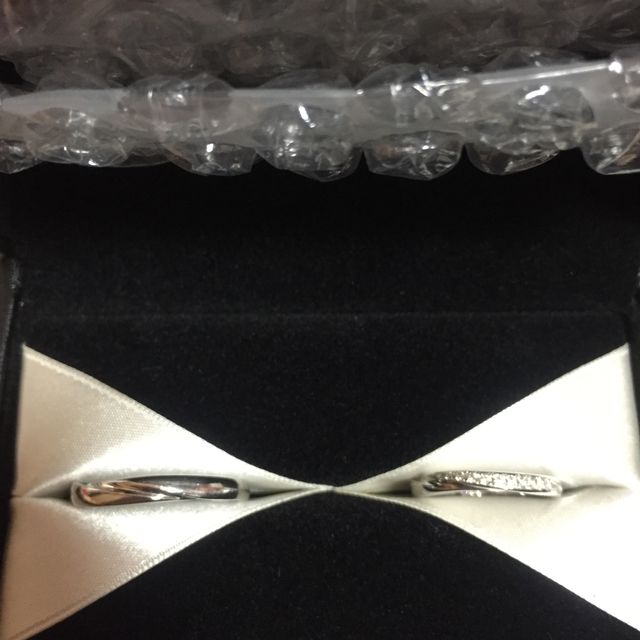 【エクセルコダイヤモンド(EXELCO DIAMOND)の口コミ】 見た目のスタイリッシュさとシンプルながら、可愛さもあるところ。石の輝…