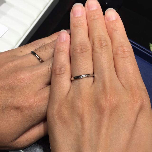 【銀座ダイヤモンドシライシの口コミ】 彼とお揃い感の出るものを選びました！なので、2人の指輪の太さやデザイン…
