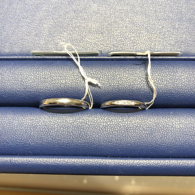 【銀座ダイヤモンドシライシの口コミ】 彼がシンプルなものを希望していて、できればそれとペアに見えるダイヤ付…