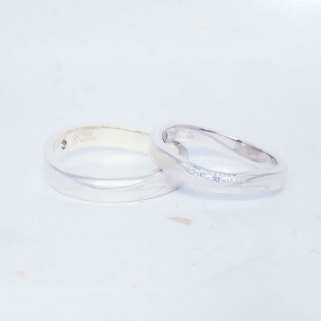 【杢目金屋(もくめがねや)の口コミ】 木目のようなデザインが気に入り購入しました。
他のブランドはみんな似た…