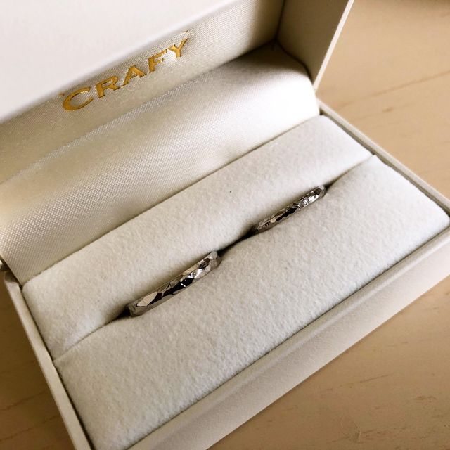 【CRAFY(クラフィ)の口コミ】 "ザ・結婚指輪"というものではなく、シンプルでお洒落なものに…