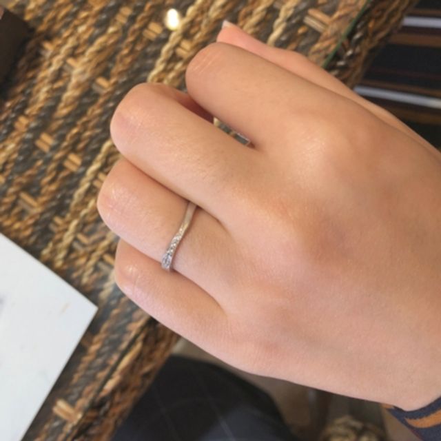 【杢目金屋(もくめがねや)の口コミ】 リングのデザインが個性的なのが決め手になりました。二人のリングを同じ…