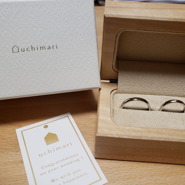 【uchimari(ウチマリ)の口コミ】 結婚指輪をどこで購入するか悩んでいた時、
ずっと付けるものだからふたり…