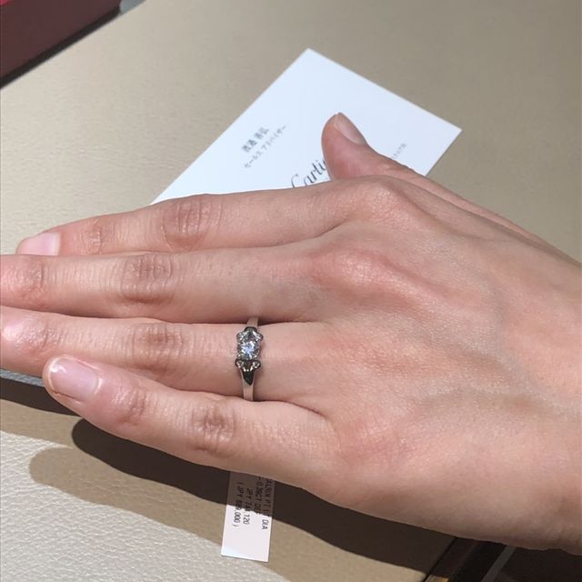 【カルティエ(Cartier)の口コミ】 指輪を検討している時にカルティエのバレリーナを見つけ、ぜひ着けてみた…