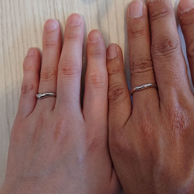 【ブルガリ(BVLGARI)の口コミ】 緩やかなカーブに一粒ながら大きく見え存在感があるダイヤモンド、素材も…