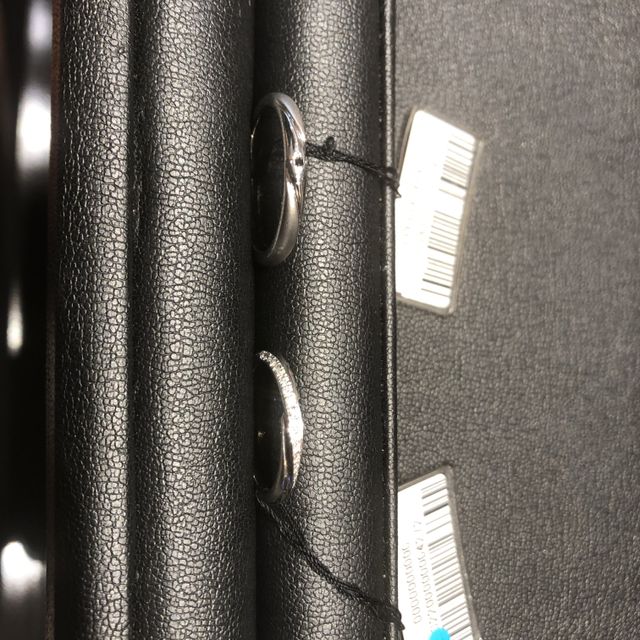 【エクセルコダイヤモンド(EXELCO DIAMOND)の口コミ】 エタニティで探していましたが、みているうちに、プラチナ感がある結婚指…