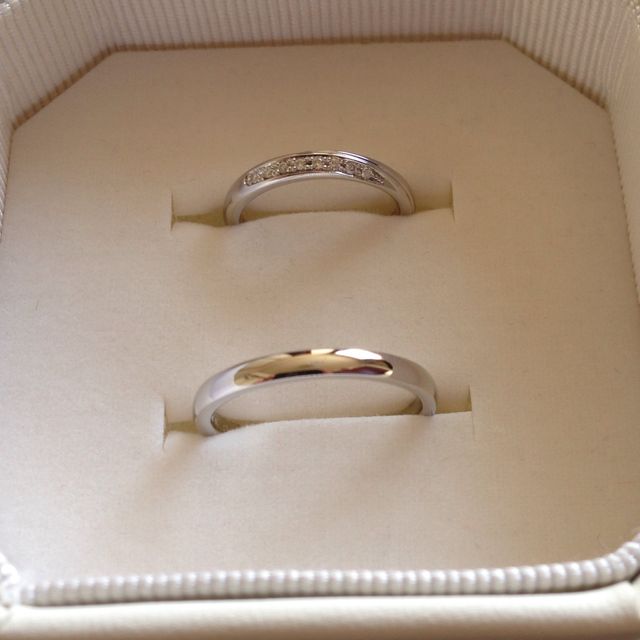 【4℃ BRIDAL(ヨンドシーブライダル)の口コミ】 ずっと石入りの指輪が欲しくカタログなどを見ていたのですが、店頭に行き…