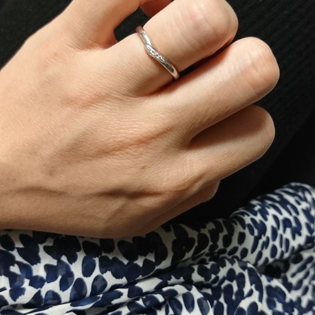 【アイプリモ(I-PRIMO)の口コミ】 アイプリモのクレメンティアという指輪です。
プラチナにダイヤが埋め込ま…