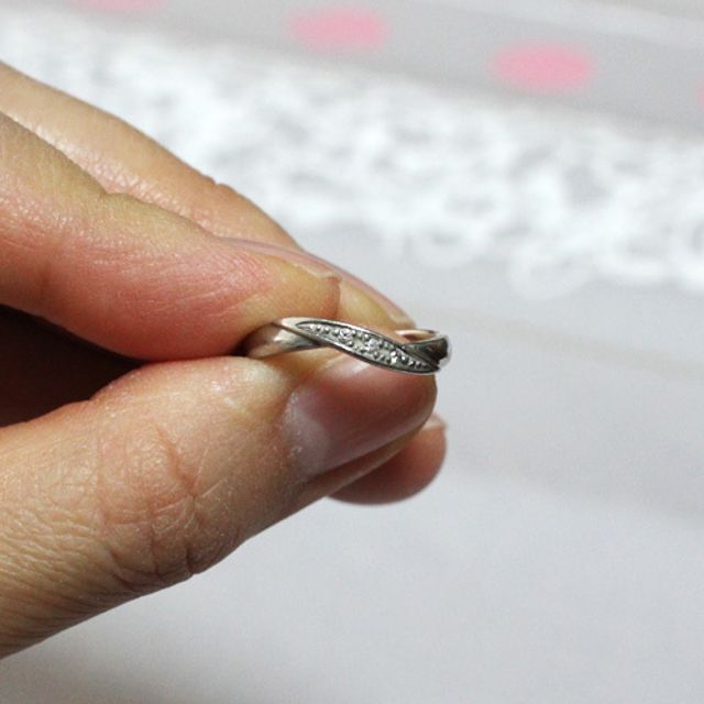 【ラザール ダイヤモンド(LAZARE DIAMOND)の口コミ】 指輪を付けっぱなしにしておきたかったので、家事などにも邪魔にならず普…