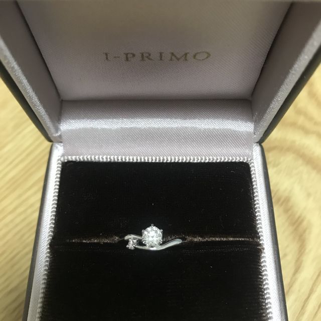 【アイプリモ(I-PRIMO)の口コミ】 着けた時にピンクダイヤとアシンメトリーのデザインが可愛くて購入しまし…