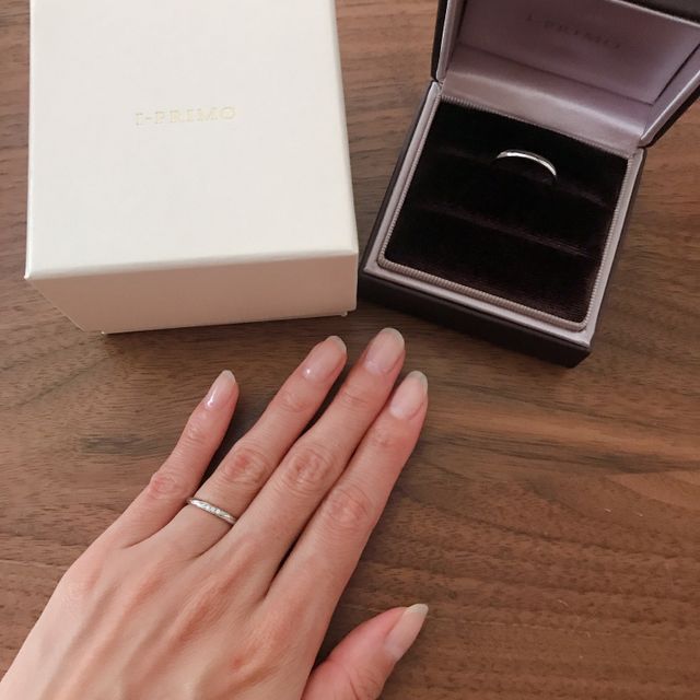 【アイプリモ(I-PRIMO)の口コミ】 丁寧な接客と指輪のフィット感で決めました。
百貨店でも下見をしていたの…
