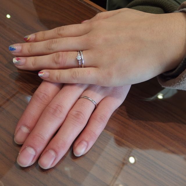 【TRESOR(トレゾア)の口コミ】 細めのシンプルなリングが良かったので細めで、軽くダイアがちりばめてあ…