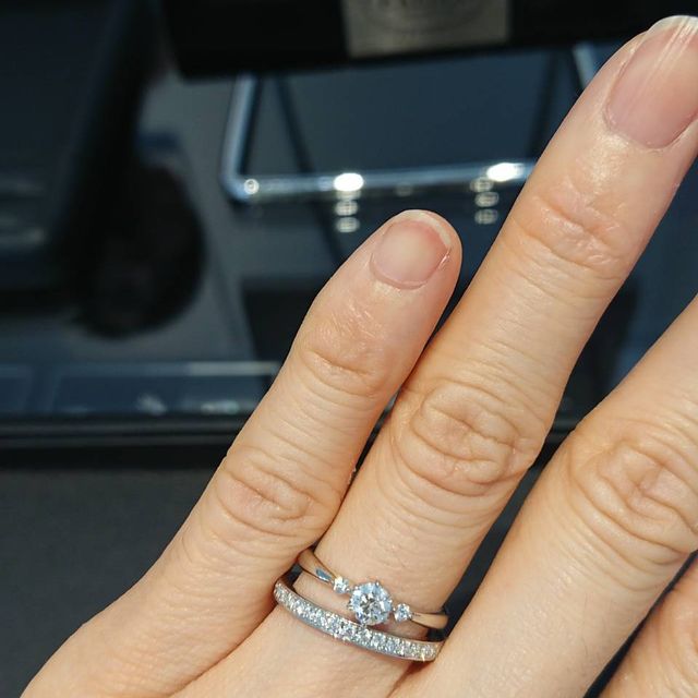 【エクセルコダイヤモンド(EXELCO DIAMOND)の口コミ】 ハーフエタニティでずっと探していました。他のブランドも4店(ラザールダ…