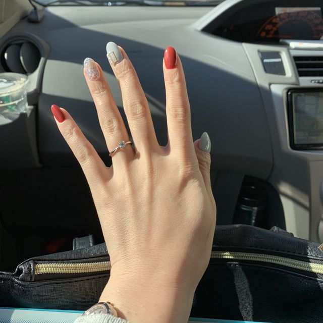 【アイプリモ(I-PRIMO)の口コミ】 婚約指輪なので決め手はわからないですが、とても可愛いデザインで気に入…