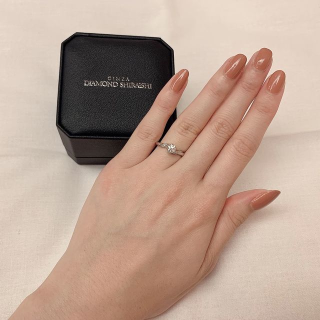 【銀座ダイヤモンドシライシの口コミ】 リングのデザインが素敵だったことや、はめている時の滑らかさ、リングの…