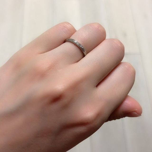 【アイプリモ(I-PRIMO)の口コミ】 旦那さんは指が太くても大きいので、あまり華奢すぎるのが似合わなく、私…