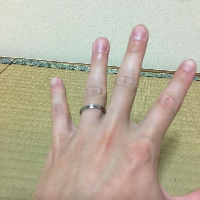 【銀座ダイヤモンドシライシの口コミ】 シンプルなデザインで一目惚れしました。
値段は特に決めていませんでした…