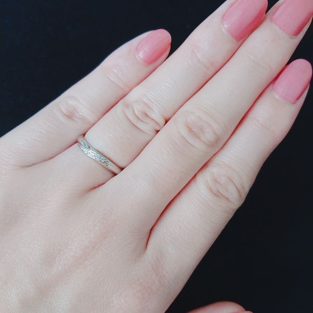 【アイプリモ(I-PRIMO)の口コミ】 わたしはストレートよりもウェーブのデザインに惹かれました。3石と5石の…