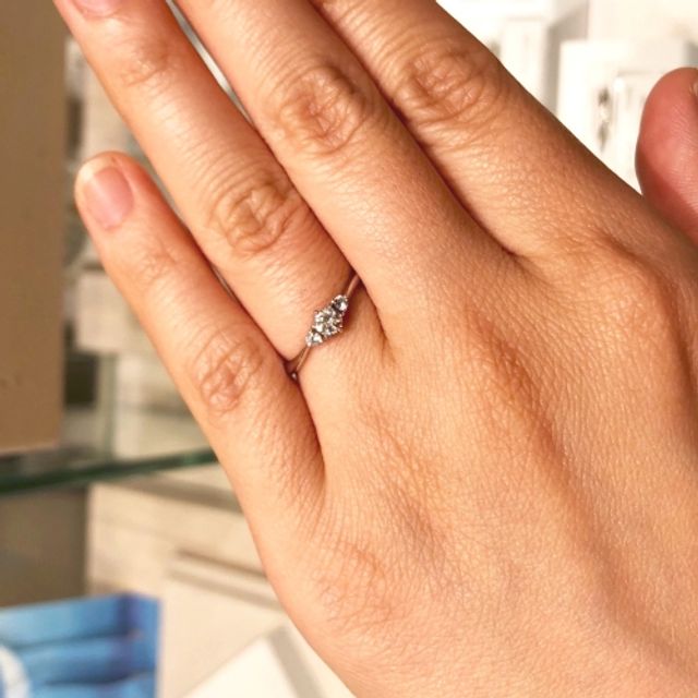 【A・D・A(エー・ディー・エー)の口コミ】 マテリアルの質感やダイヤモンドの輝きがしっかりとしており、予算の範囲…