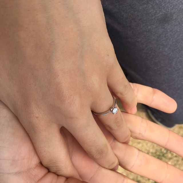 【アイプリモ(I-PRIMO)の口コミ】 服装などシンプルな物が好きな女性の為、派手なデザインは選ばずシンプル…