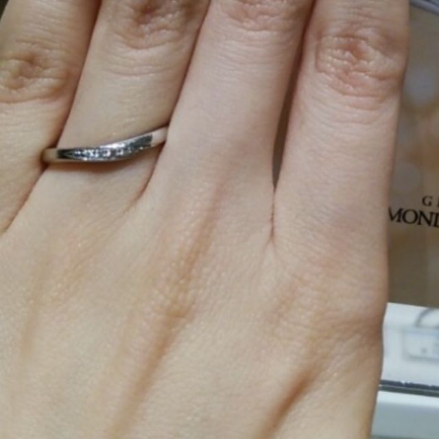 【銀座ダイヤモンドシライシの口コミ】 初めて結婚指輪を見に行ったけれど、たくさんの種類の指輪があってどれも…