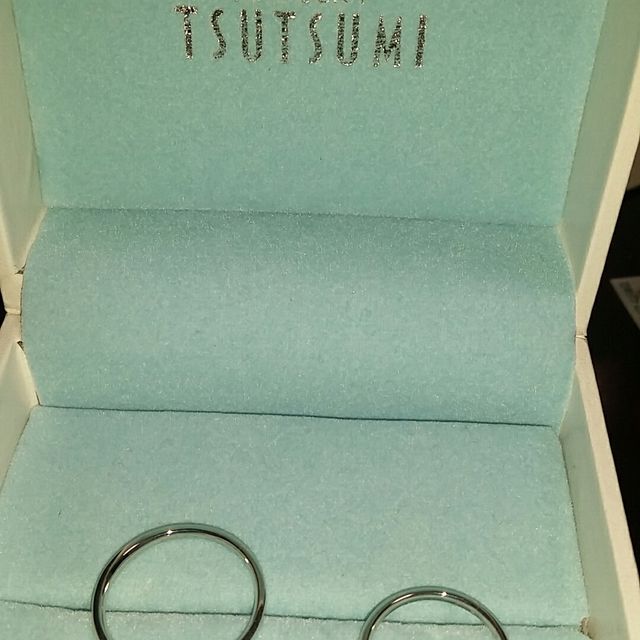 【ジュエリーツツミ(JEWELRY TSUTSUMI)の口コミ】 結婚指輪はリングにダイヤモンドが入ってるものが最近の流行りらしいので…
