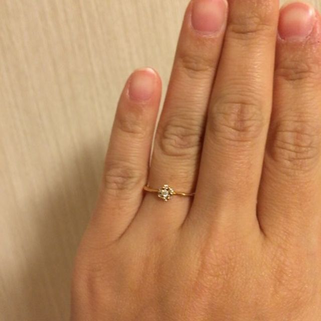 【BLOOM(ブルーム)の口コミ】 あまり派手すぎず、シンプルなもので探していました。結婚指輪がシルバー…